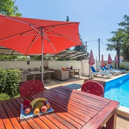 Nena Apartman 아파트 포레치