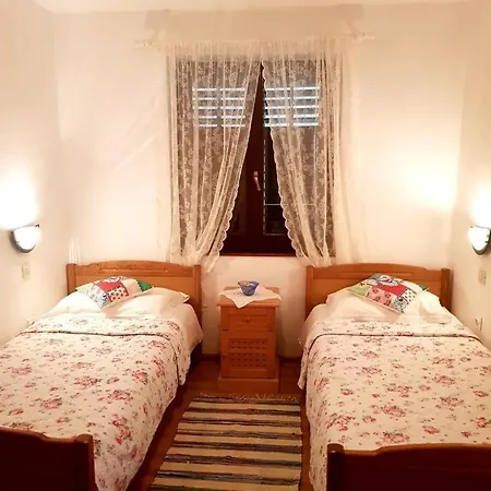 Nena Apartman *